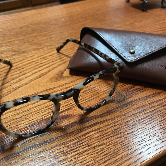 Eyebuy direct Ona Round Ivory Tortoise Eyeglasses - Picture 6 of 6